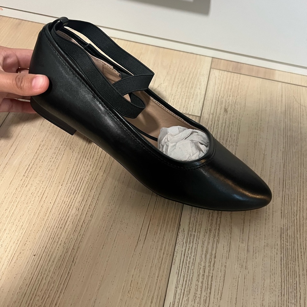 Black Leather Womens Flats